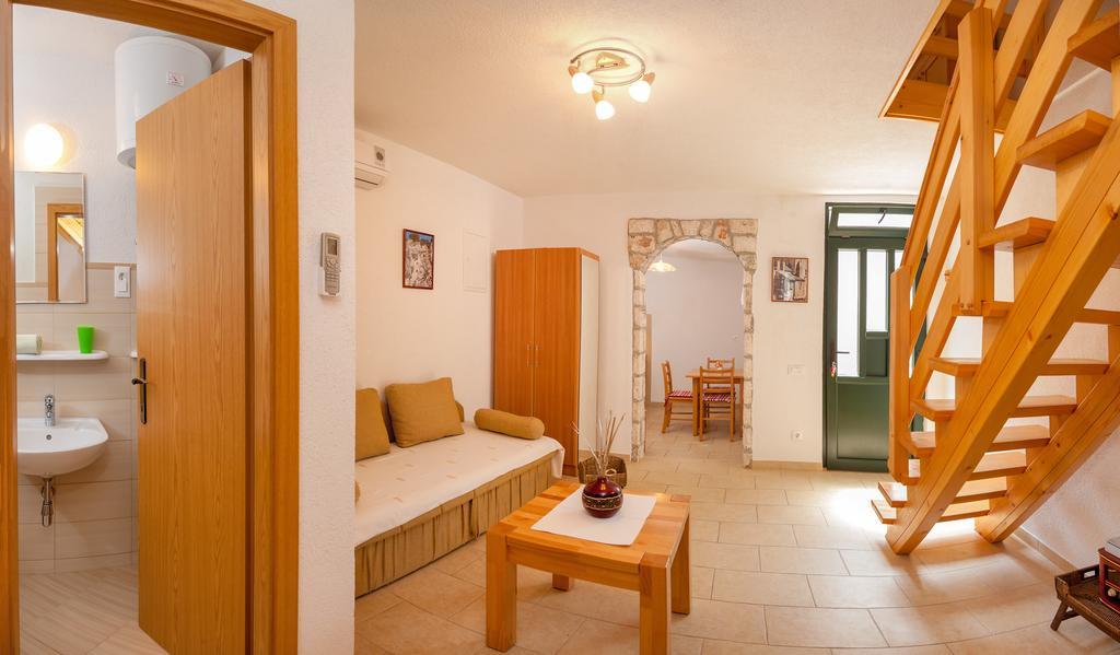 Apartments Mande And Kate Baska Voda Room photo